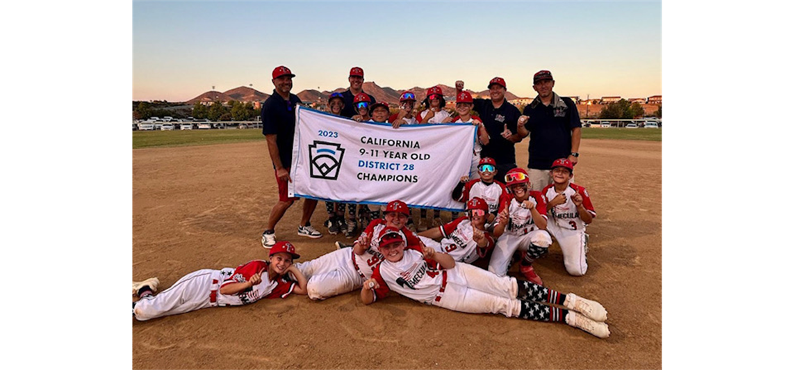 11 U District 28 1st Place Champions